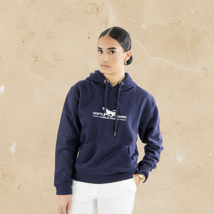 Sweat Signature Femme Bleu fond beige mannequin